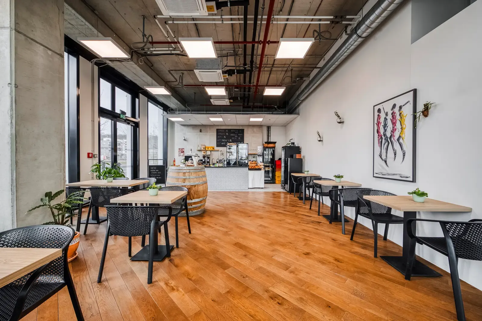 Cafe close to AFI City